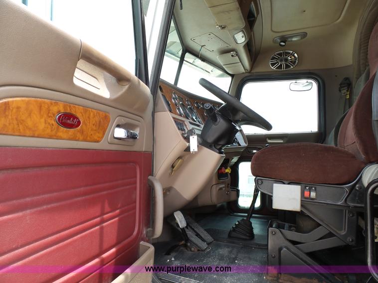 image for item K5386 2007 Peterbilt 386 semi truck