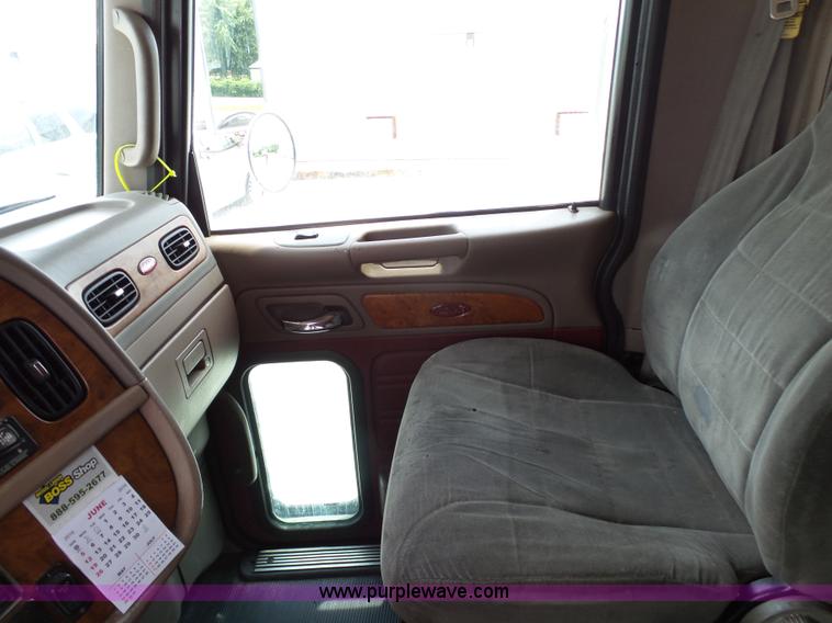 image for item K5386 2007 Peterbilt 386 semi truck