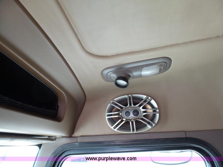 image for item K5386 2007 Peterbilt 386 semi truck