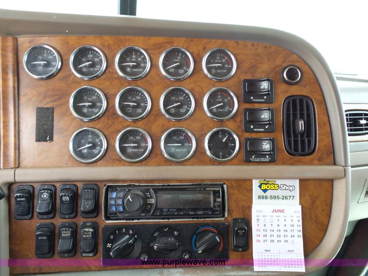 image for item K5386 2007 Peterbilt 386 semi truck