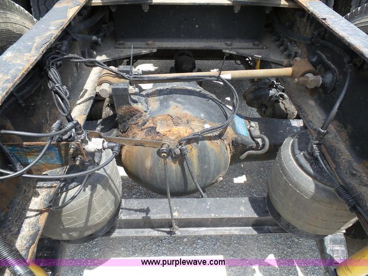 image for item K5386 2007 Peterbilt 386 semi truck