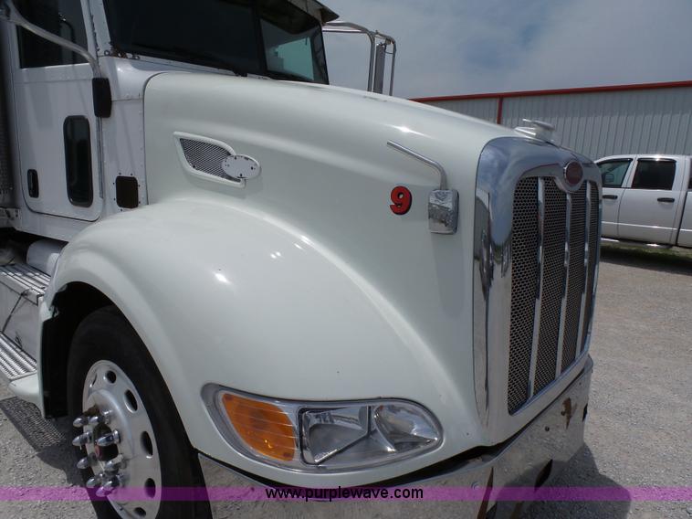 image for item K5386 2007 Peterbilt 386 semi truck