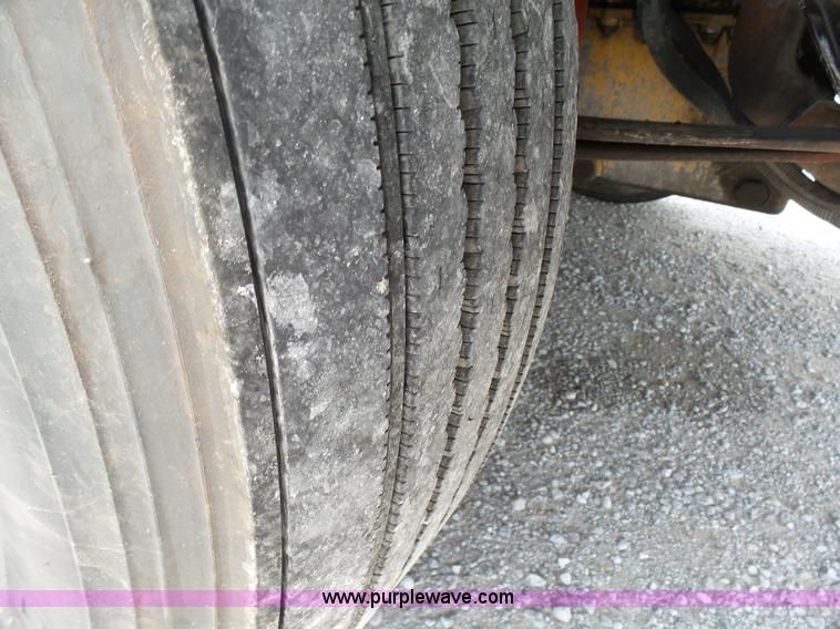 image for item K5386 2007 Peterbilt 386 semi truck