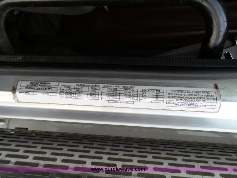 image for item K5386 2007 Peterbilt 386 semi truck