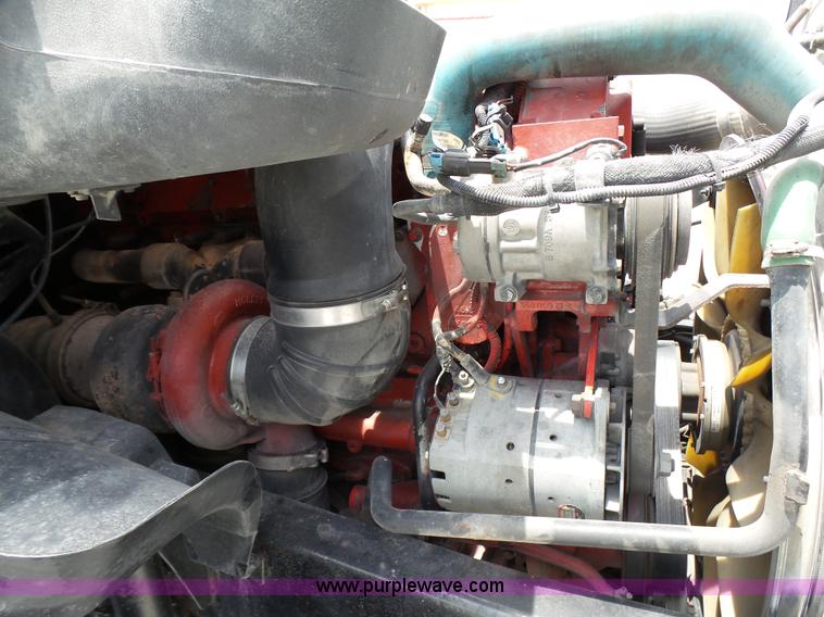 image for item K5387 2003 Volvo VNL semi truck