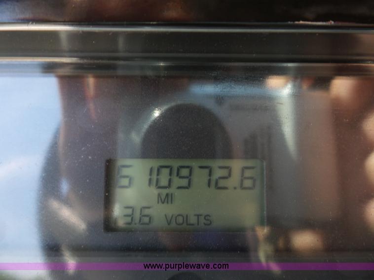 image for item L2877 2005 Freightliner Columbia semi truck