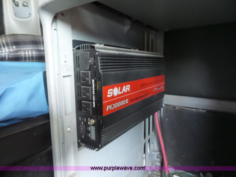 image for item L2877 2005 Freightliner Columbia semi truck