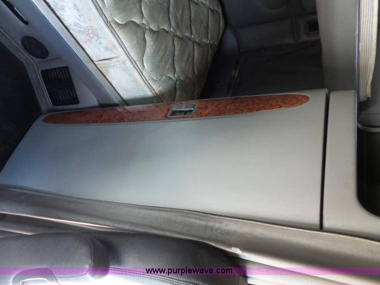 image for item L2884 2010 Peterbilt 387 semi truck