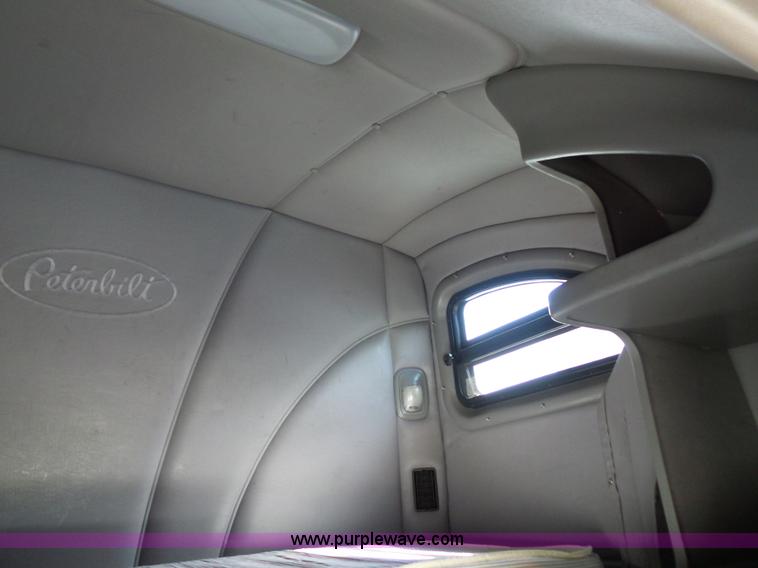 image for item L2884 2010 Peterbilt 387 semi truck