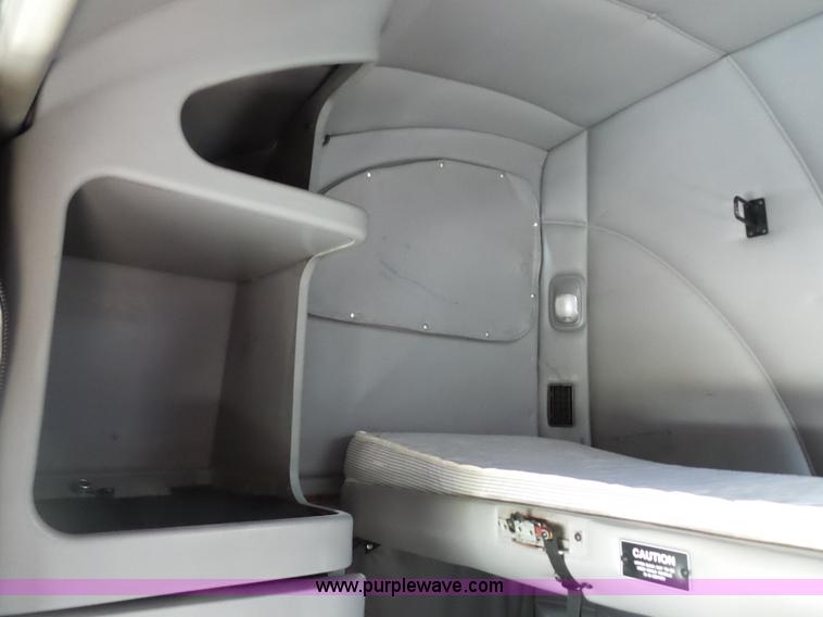 image for item L2884 2010 Peterbilt 387 semi truck