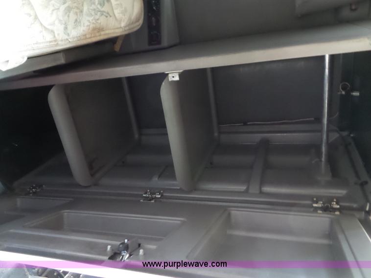 image for item L2884 2010 Peterbilt 387 semi truck