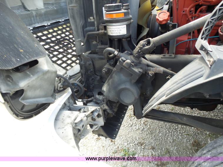 image for item L6161 2006 Volvo VNL semi truck