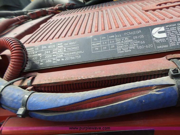 image for item L6161 2006 Volvo VNL semi truck