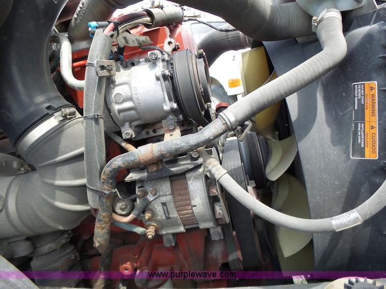 image for item L6161 2006 Volvo VNL semi truck