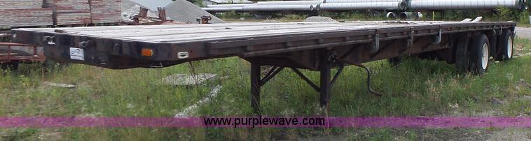 image for item L6172 1984 Dorsey flatbed trailer