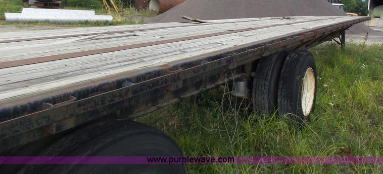 image for item L6172 1984 Dorsey flatbed trailer