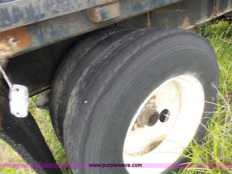 image for item L6172 1984 Dorsey flatbed trailer