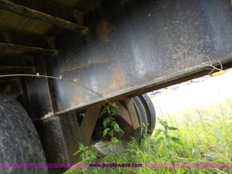 image for item L6172 1984 Dorsey flatbed trailer