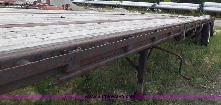 image for item L6172 1984 Dorsey flatbed trailer