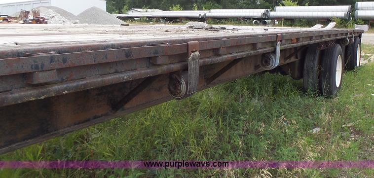 image for item L6172 1984 Dorsey flatbed trailer
