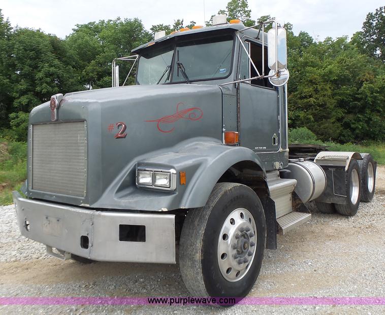 image for item L6177 1992 Kenworth T400 semi truck