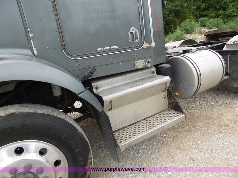 image for item L6177 1992 Kenworth T400 semi truck