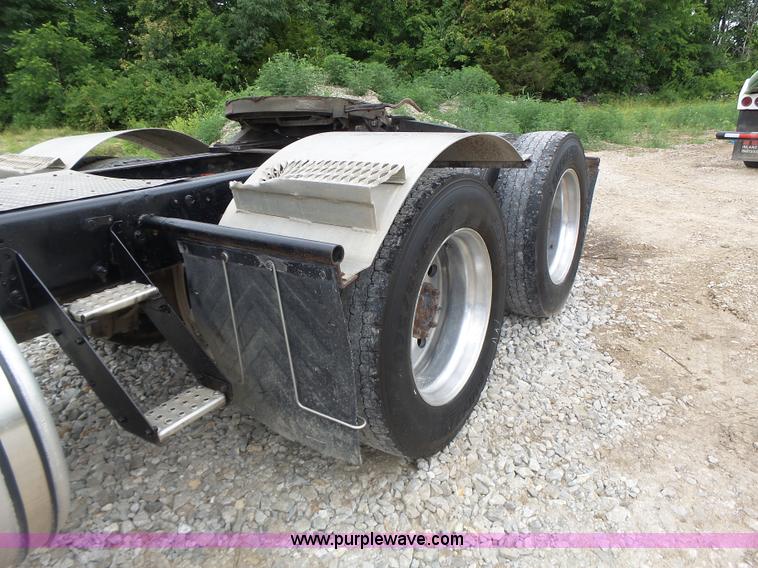 image for item L6177 1992 Kenworth T400 semi truck