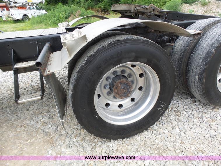 image for item L6177 1992 Kenworth T400 semi truck