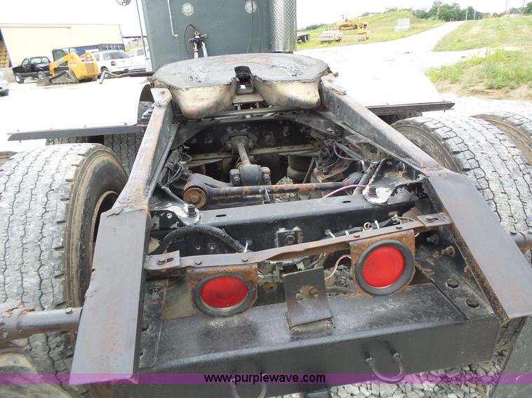 image for item L6177 1992 Kenworth T400 semi truck