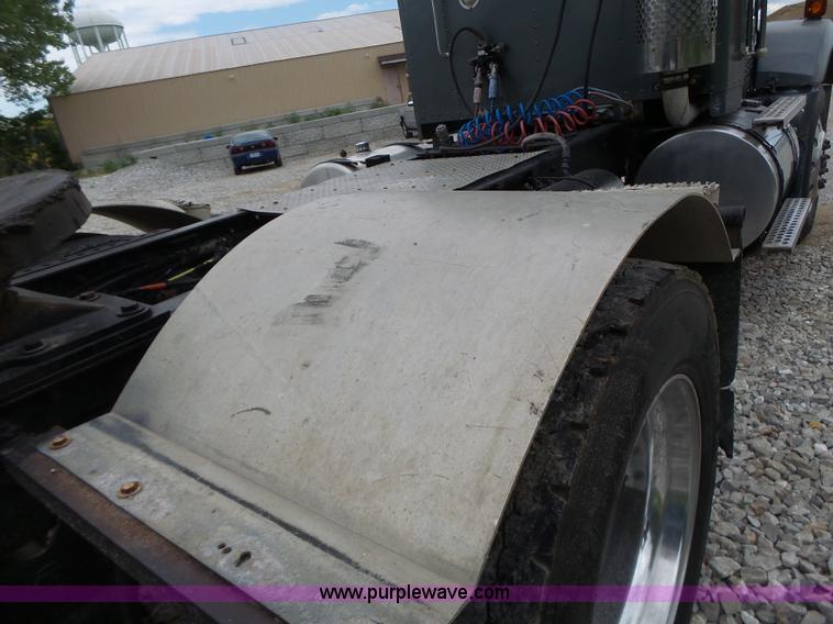 image for item L6177 1992 Kenworth T400 semi truck