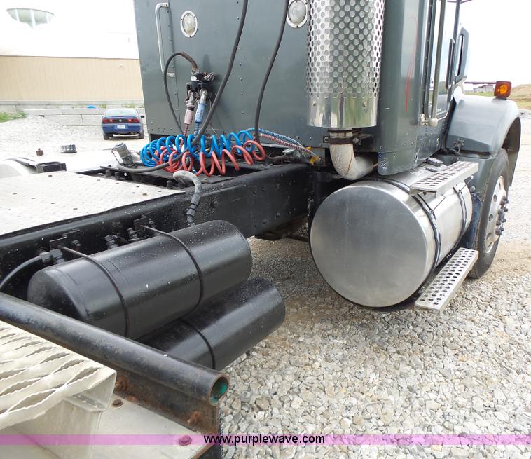 image for item L6177 1992 Kenworth T400 semi truck