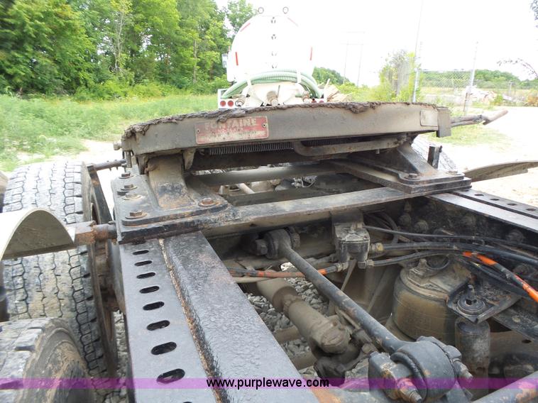 image for item L6177 1992 Kenworth T400 semi truck