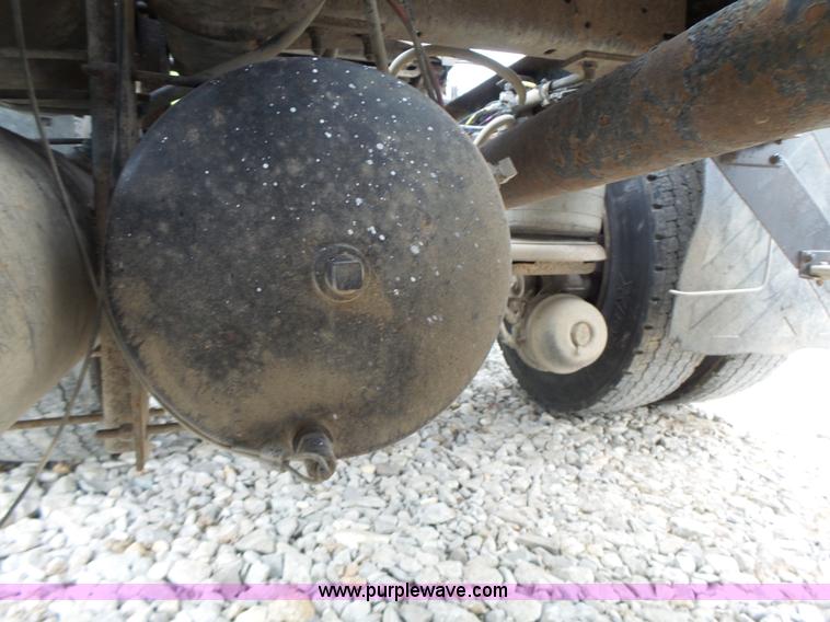 image for item L6177 1992 Kenworth T400 semi truck