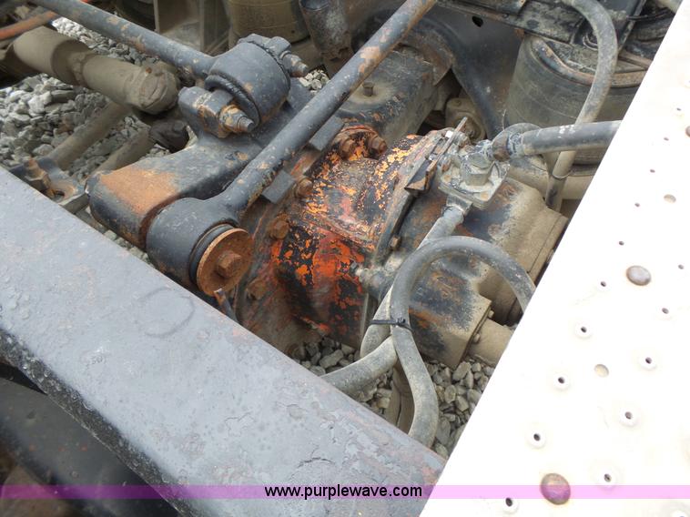 image for item L6177 1992 Kenworth T400 semi truck