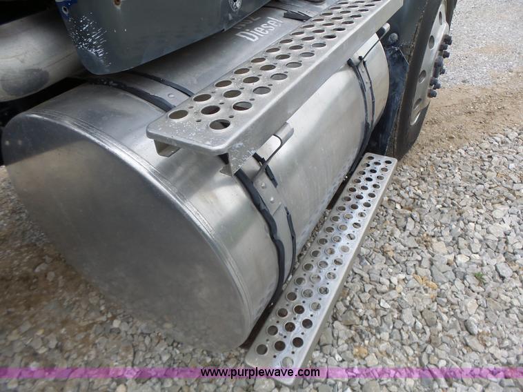 image for item L6177 1992 Kenworth T400 semi truck