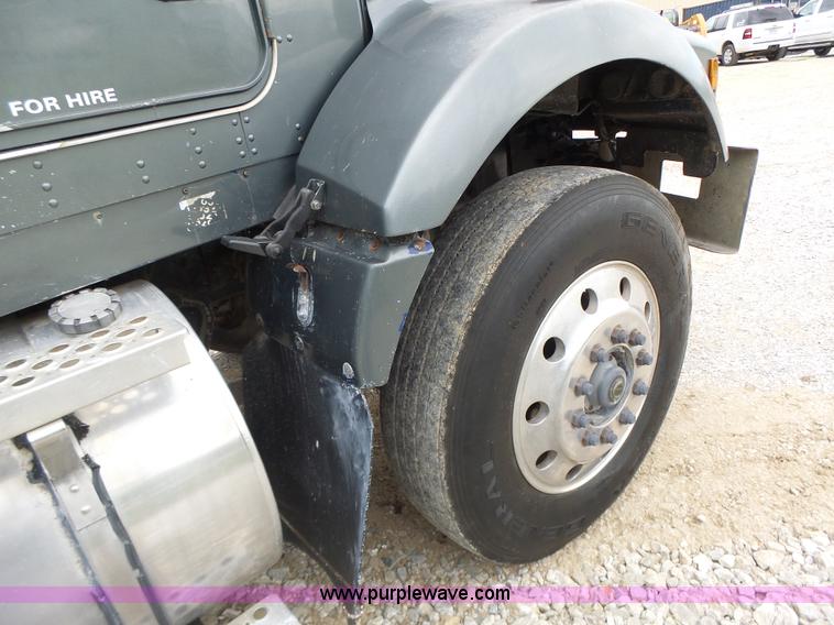 image for item L6177 1992 Kenworth T400 semi truck