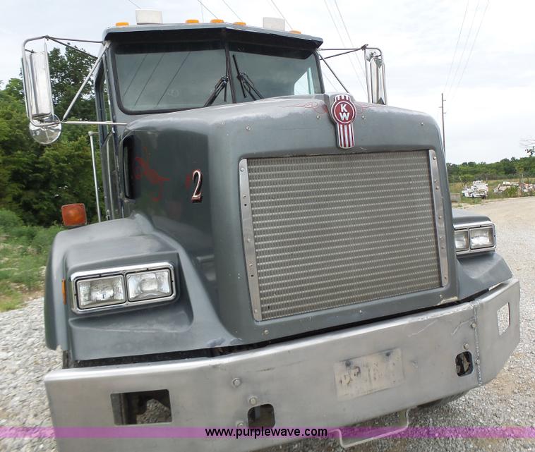 image for item L6177 1992 Kenworth T400 semi truck