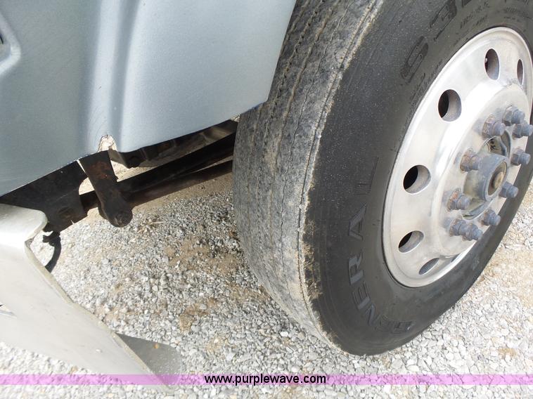 image for item L6177 1992 Kenworth T400 semi truck