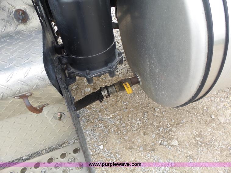 image for item L6177 1992 Kenworth T400 semi truck