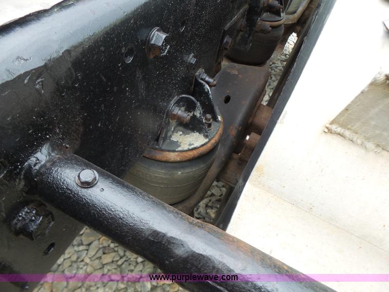 image for item L6177 1992 Kenworth T400 semi truck