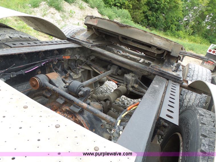 image for item L6177 1992 Kenworth T400 semi truck