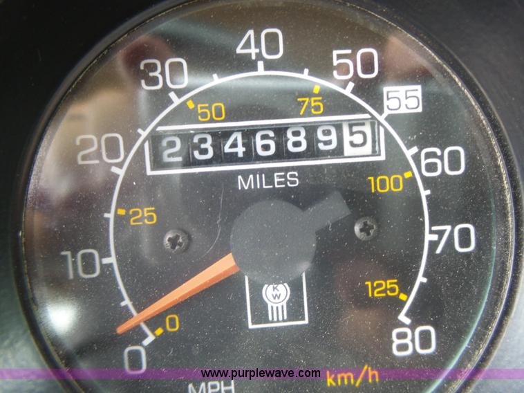 image for item L6177 1992 Kenworth T400 semi truck