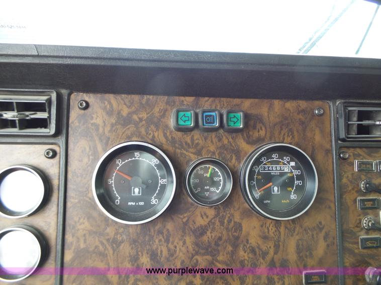 image for item L6177 1992 Kenworth T400 semi truck