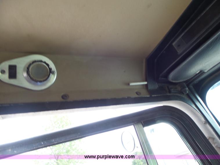 image for item L6177 1992 Kenworth T400 semi truck