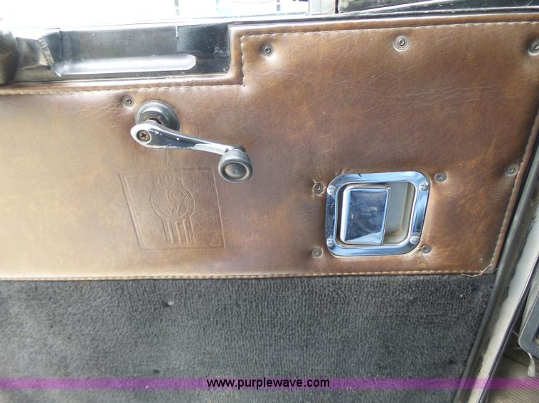 image for item L6177 1992 Kenworth T400 semi truck