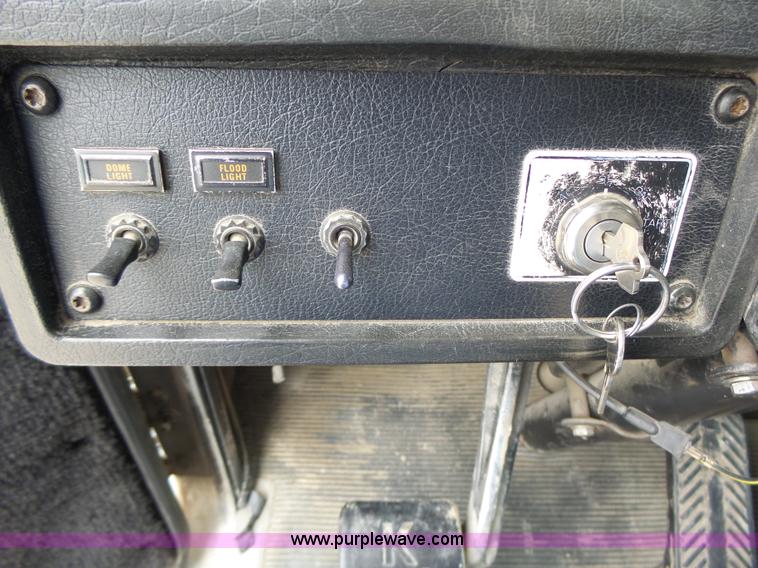 image for item L6177 1992 Kenworth T400 semi truck