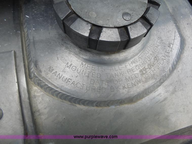 image for item L6177 1992 Kenworth T400 semi truck