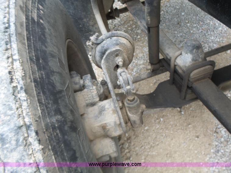 image for item L6177 1992 Kenworth T400 semi truck