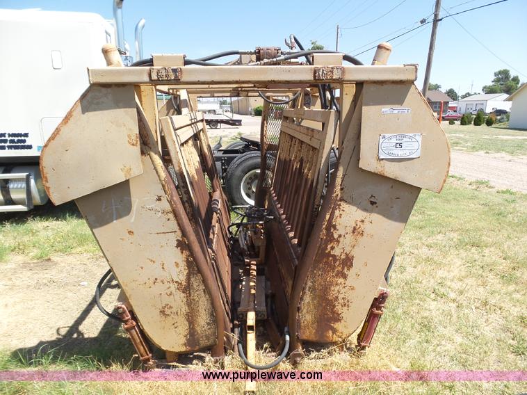 image for item AR9254 CS 9220B cattle chute