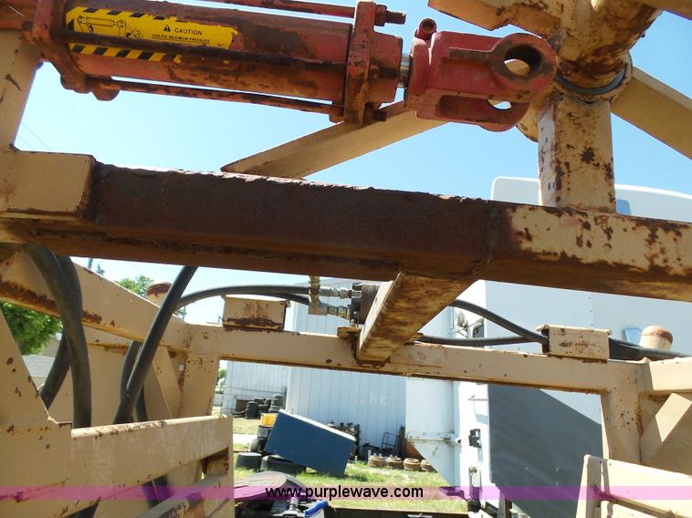 image for item AR9254 CS 9220B cattle chute